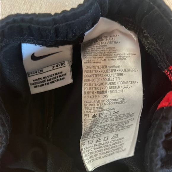 Nike Black and Red Athletic Set Kids 4T - Picture 8 of 11
